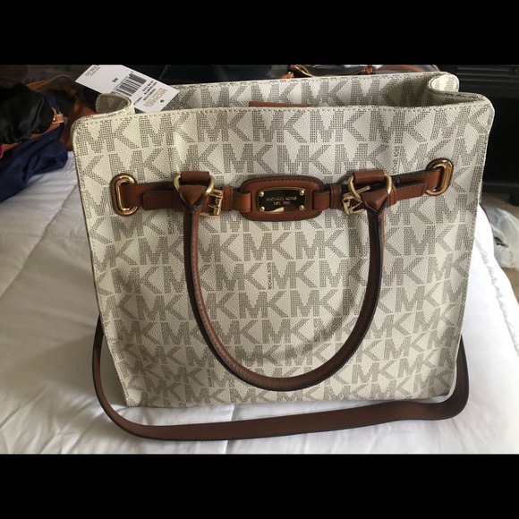 Michael Kors purse - Picture 1 of 5